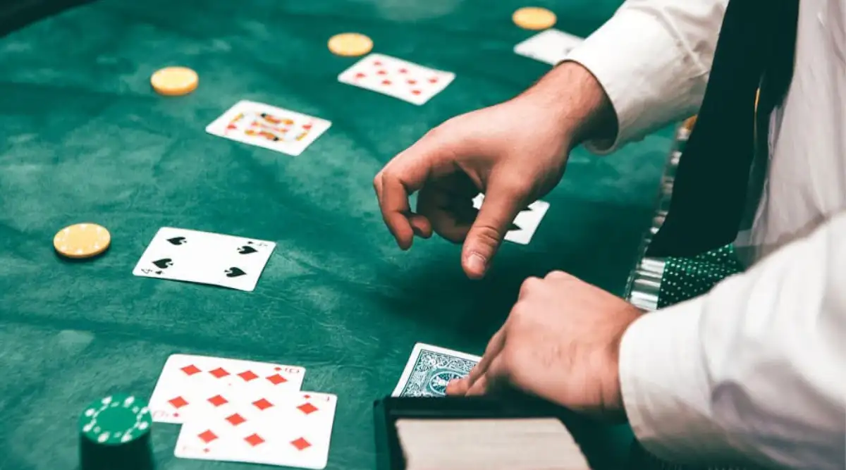 shuffle-along-with-a-blackjack-shuffle-machine Shuffle Along with a Blackjack Shuffle Machine